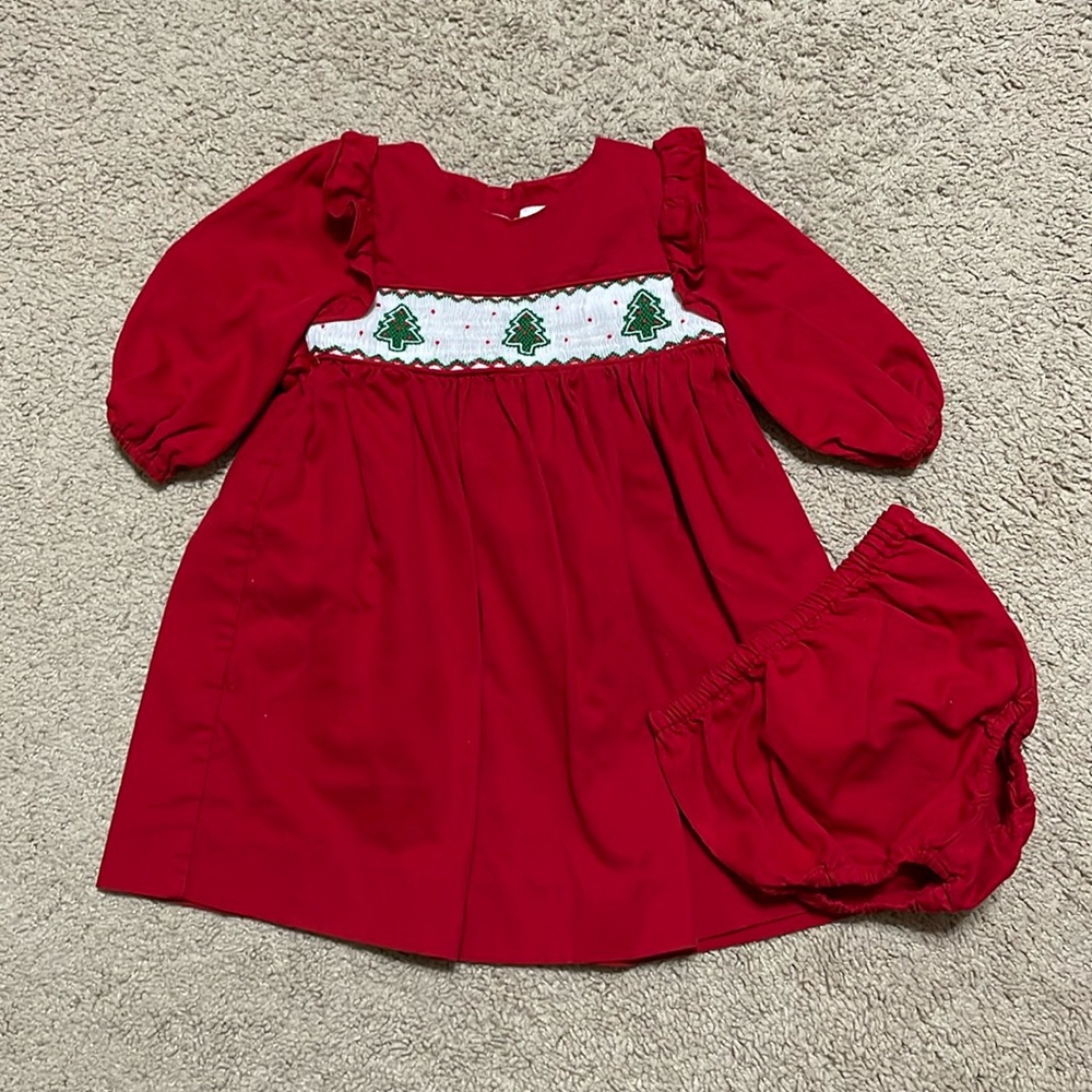 Beautiful baby girl smocked Christmas dress by Edgehill Collection, 12 mo.